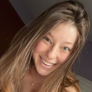 Meet your Posher, Makayla